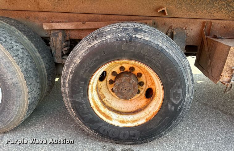 image for item EB2642 2004 Peterbilt 357 dump truck