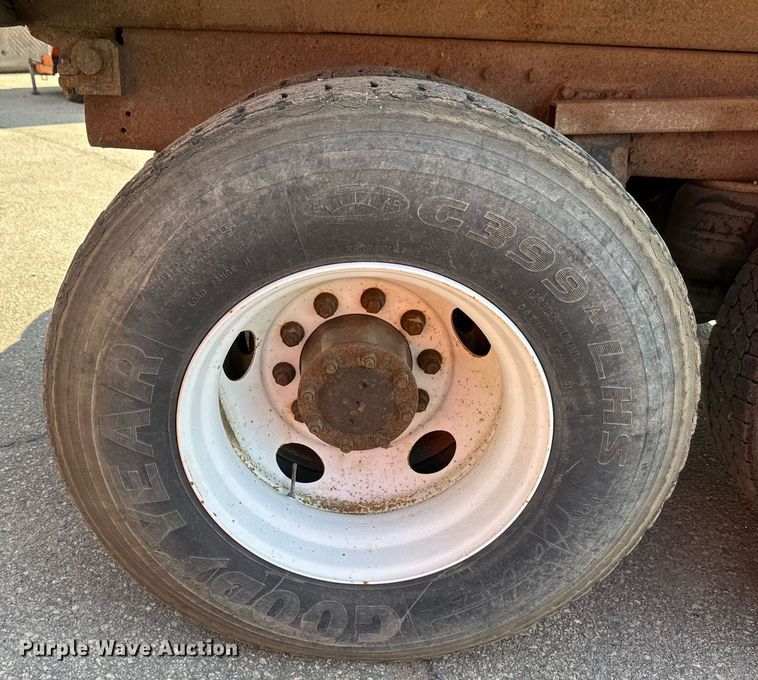 image for item EB2642 2004 Peterbilt 357 dump truck