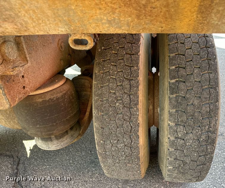 image for item EB2642 2004 Peterbilt 357 dump truck