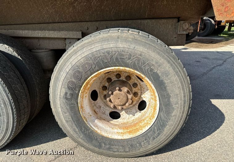 image for item EB2642 2004 Peterbilt 357 dump truck