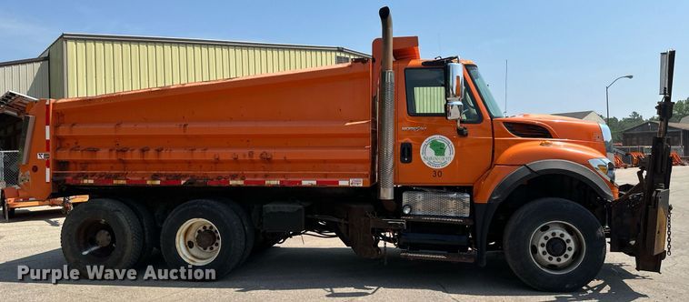 image for item EB2643 2008 International  7600 dump truck