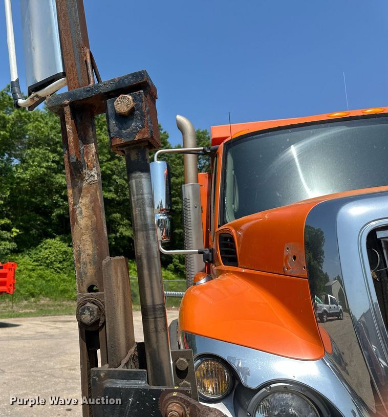 image for item EB2643 2008 International  7600 dump truck