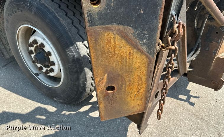 image for item EB2643 2008 International  7600 dump truck