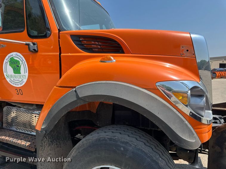 image for item EB2643 2008 International  7600 dump truck