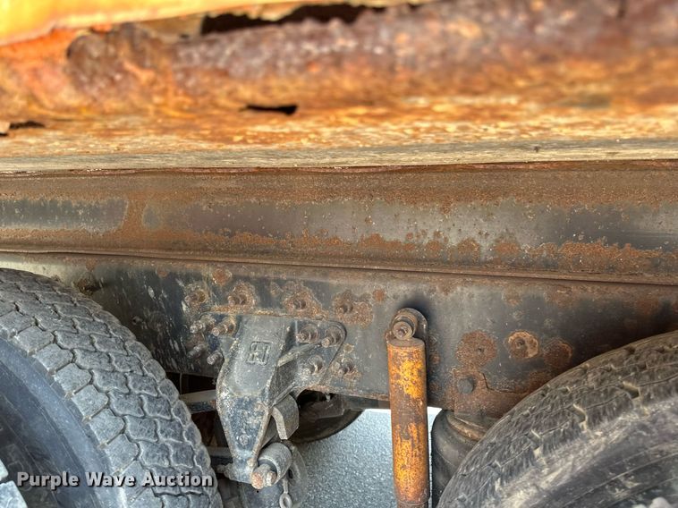 image for item EB2643 2008 International  7600 dump truck