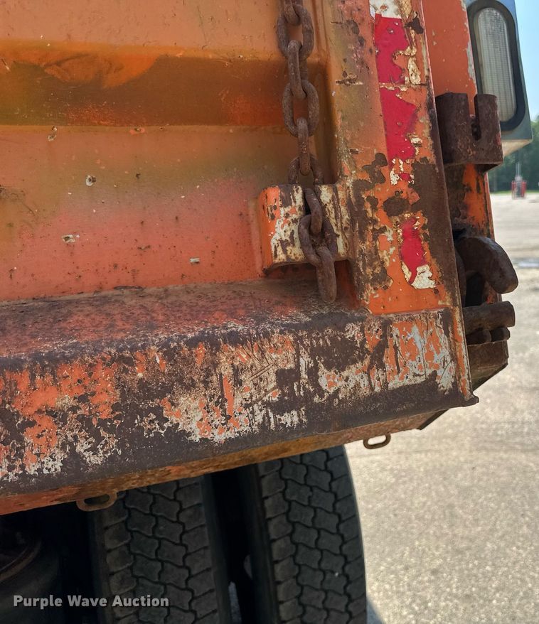 image for item EB2643 2008 International  7600 dump truck