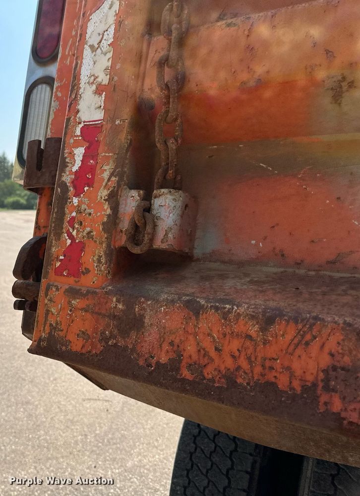 image for item EB2643 2008 International  7600 dump truck