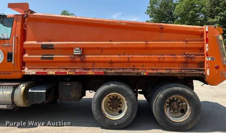 image for item EB2643 2008 International  7600 dump truck