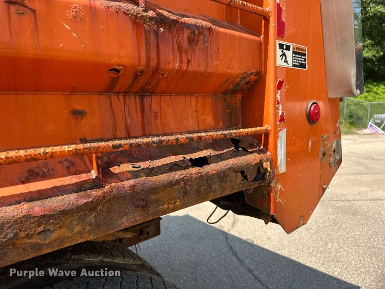 image for item EB2643 2008 International  7600 dump truck