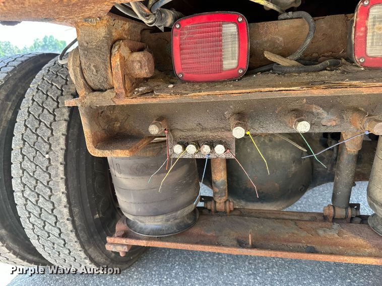 image for item EB2643 2008 International  7600 dump truck