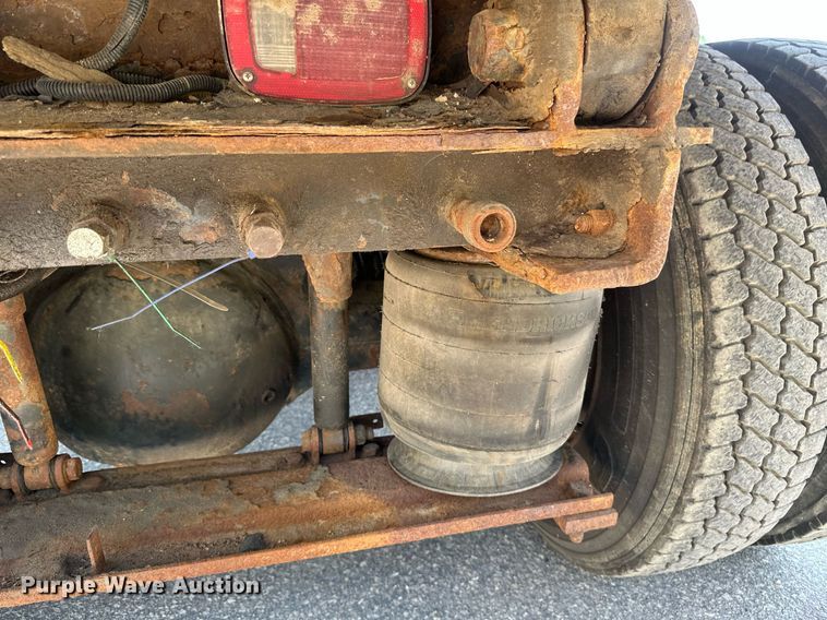 image for item EB2643 2008 International  7600 dump truck