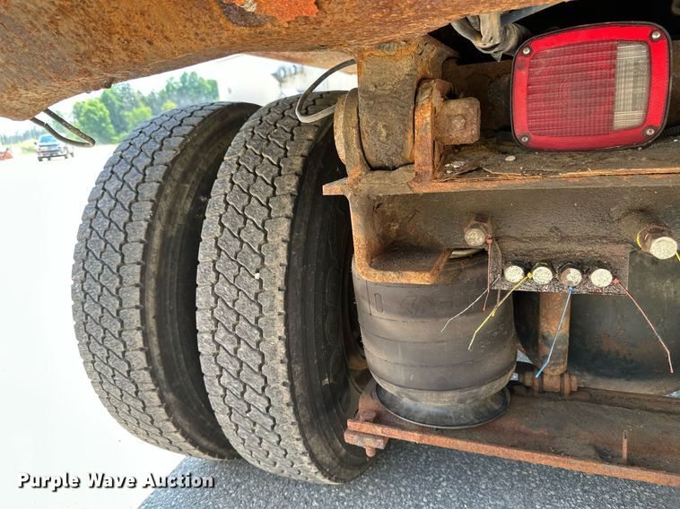 image for item EB2643 2008 International  7600 dump truck