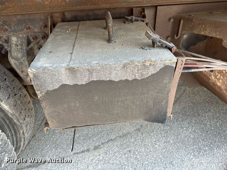 image for item EB2643 2008 International  7600 dump truck