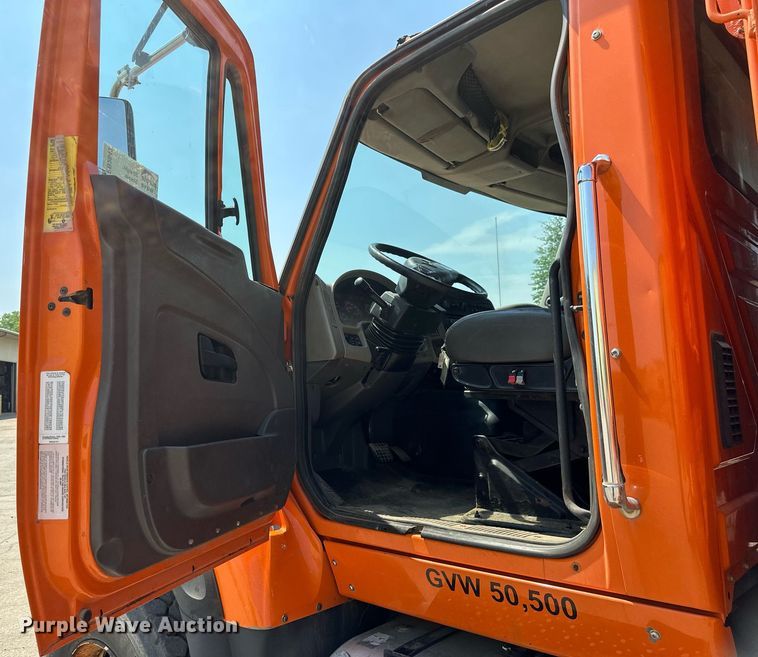 image for item EB2643 2008 International  7600 dump truck