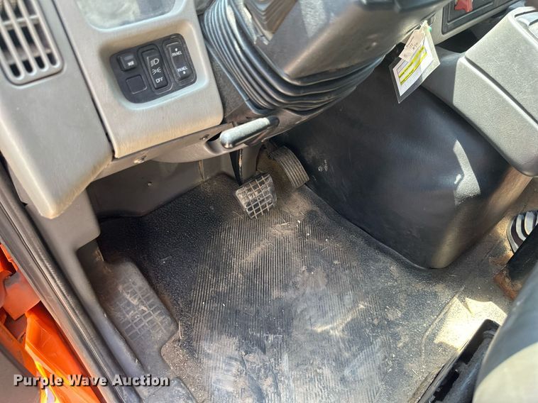 image for item EB2643 2008 International  7600 dump truck