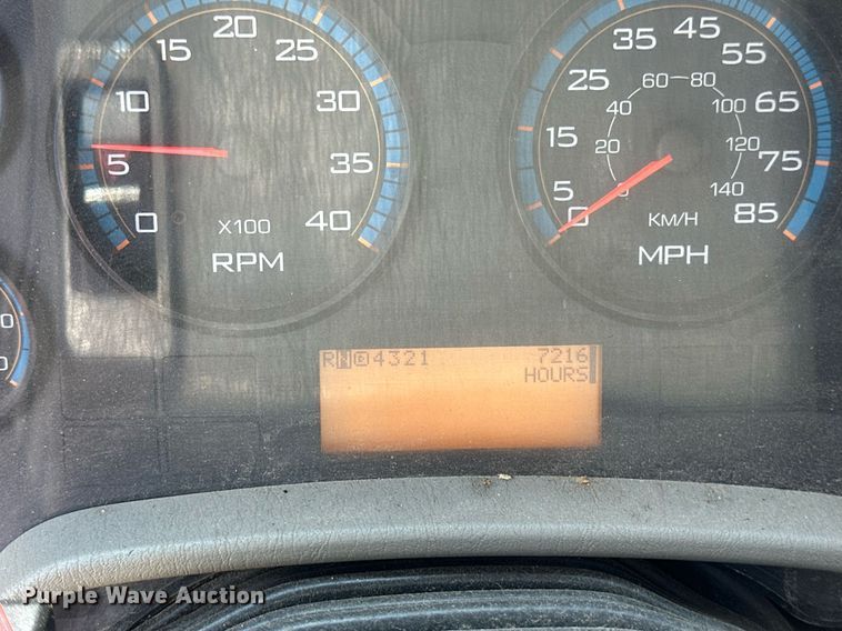 image for item EB2643 2008 International  7600 dump truck