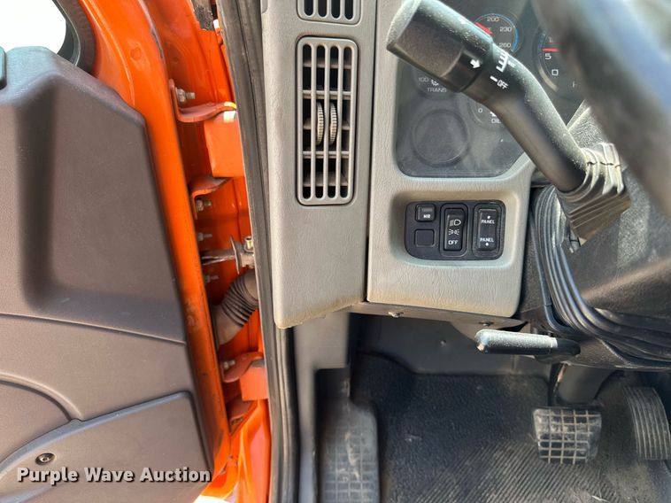 image for item EB2643 2008 International  7600 dump truck