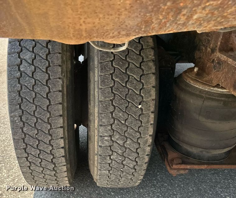 image for item EB2643 2008 International  7600 dump truck