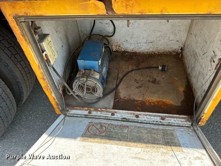 image for item EB2644 1996 GMC TopKick digger derrick truck