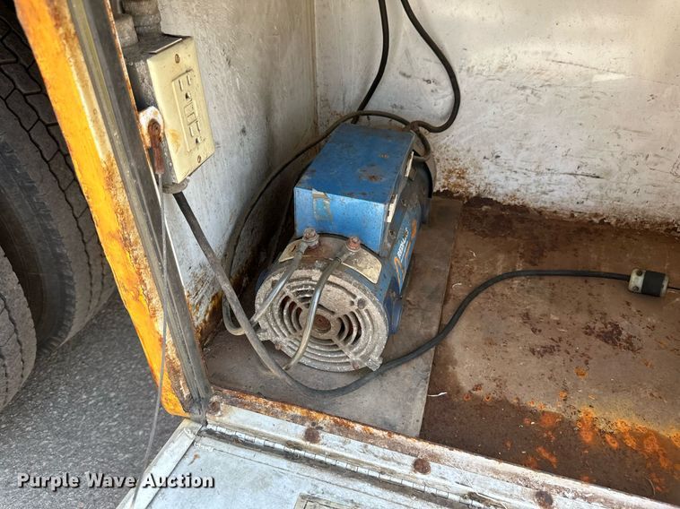 image for item EB2644 1996 GMC TopKick digger derrick truck