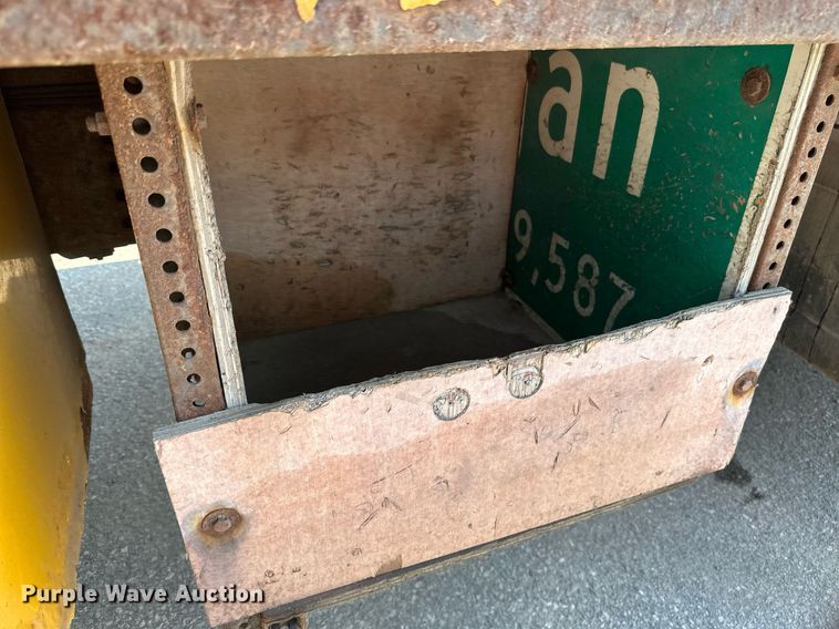 image for item EB2644 1996 GMC TopKick digger derrick truck