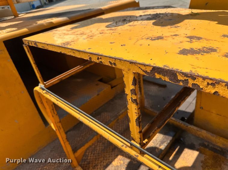 image for item EB2644 1996 GMC TopKick digger derrick truck