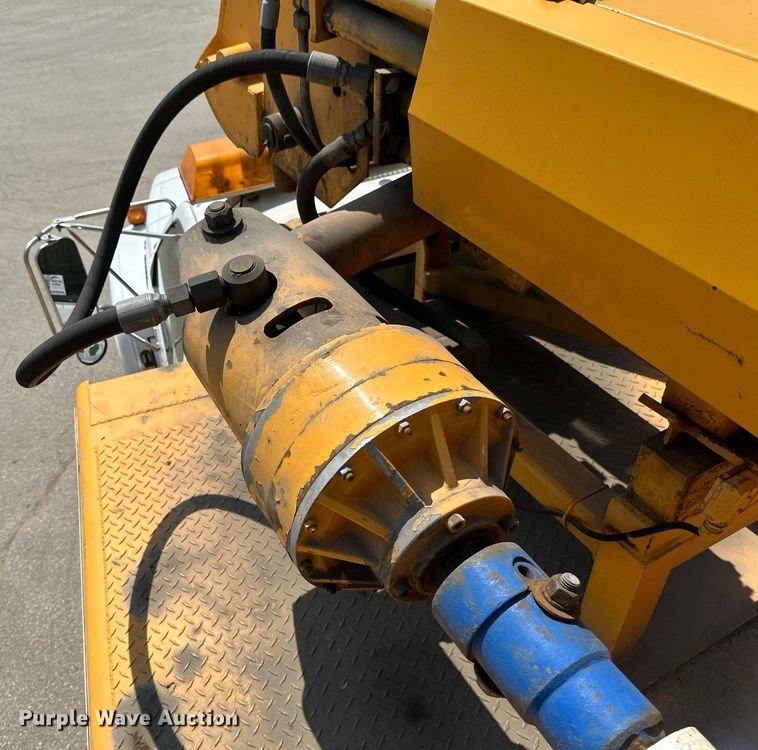 image for item EB2644 1996 GMC TopKick digger derrick truck