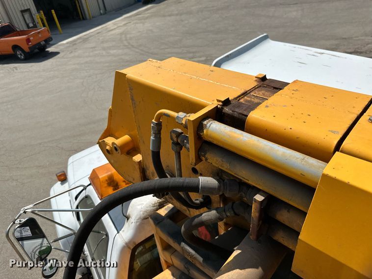 image for item EB2644 1996 GMC TopKick digger derrick truck