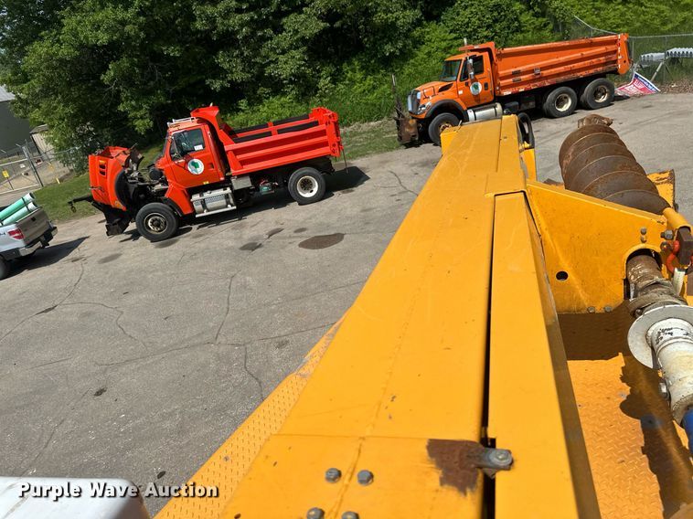 image for item EB2644 1996 GMC TopKick digger derrick truck