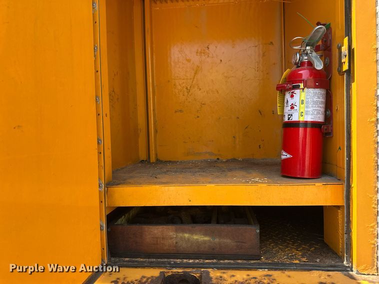 image for item EB2644 1996 GMC TopKick digger derrick truck