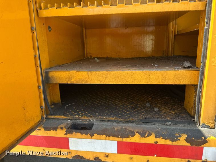 image for item EB2644 1996 GMC TopKick digger derrick truck