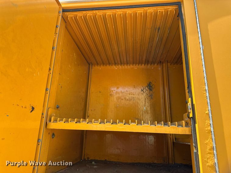 image for item EB2644 1996 GMC TopKick digger derrick truck