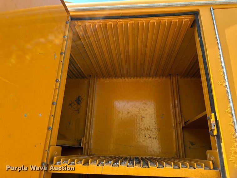 image for item EB2644 1996 GMC TopKick digger derrick truck