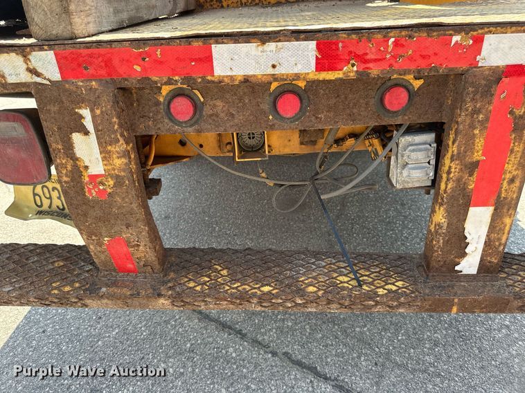 image for item EB2644 1996 GMC TopKick digger derrick truck