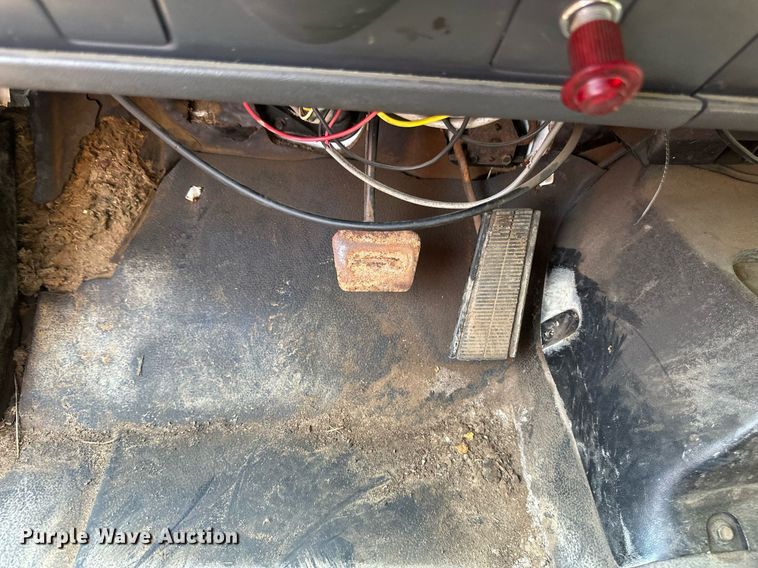 image for item EB2644 1996 GMC TopKick digger derrick truck