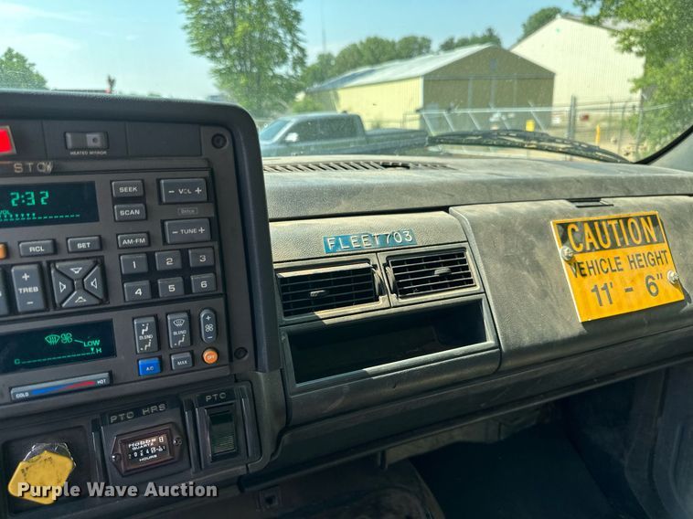 image for item EB2644 1996 GMC TopKick digger derrick truck