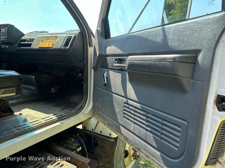 image for item EB2644 1996 GMC TopKick digger derrick truck