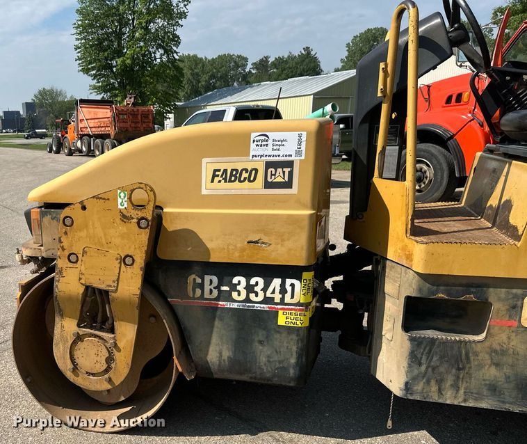 image for item EB2645 2000 Caterpillar CB334D double drum roller