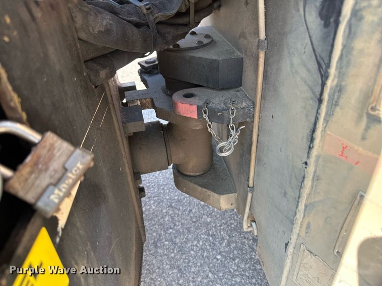 image for item EB2645 2000 Caterpillar CB334D double drum roller