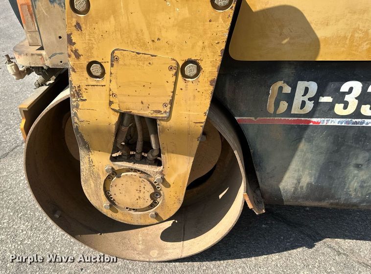 image for item EB2645 2000 Caterpillar CB334D double drum roller