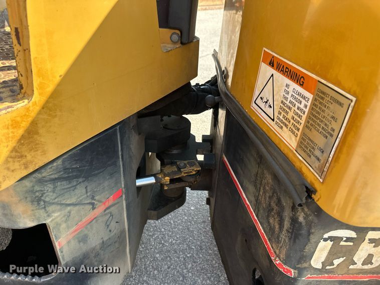 image for item EB2645 2000 Caterpillar CB334D double drum roller