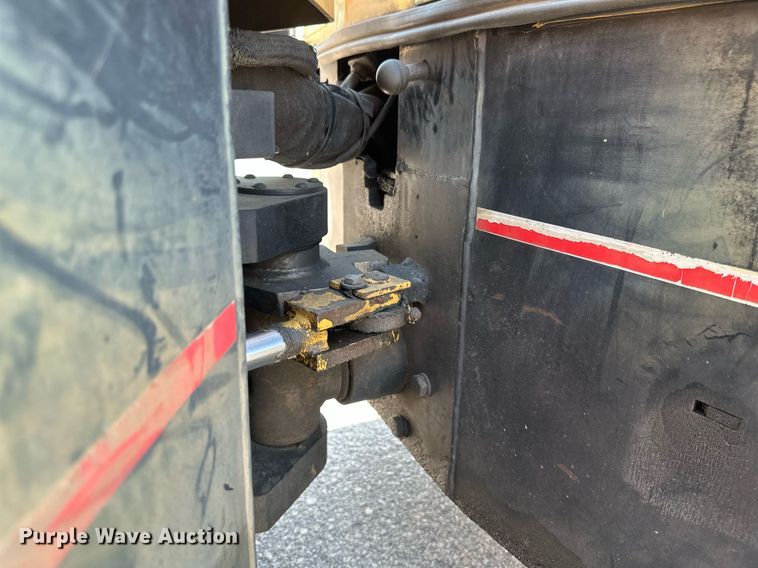 image for item EB2645 2000 Caterpillar CB334D double drum roller