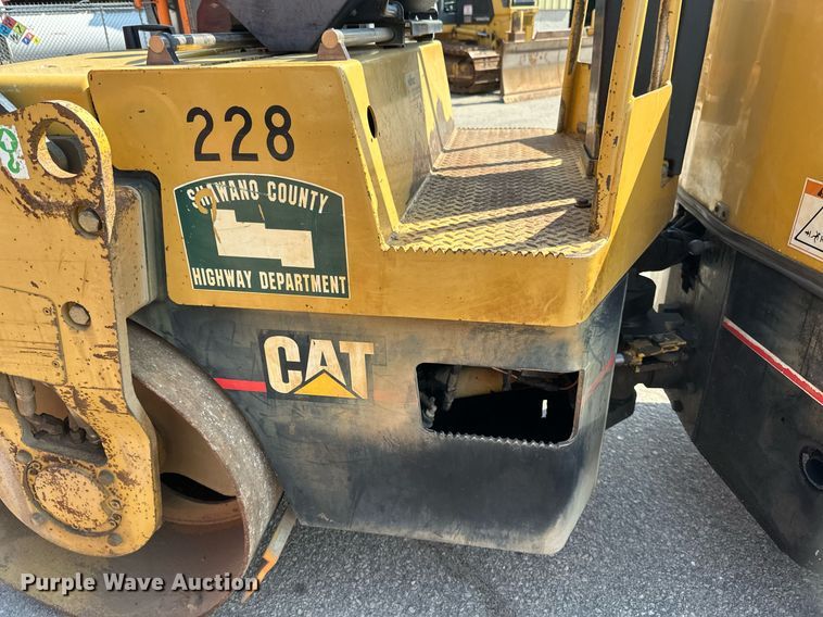 image for item EB2645 2000 Caterpillar CB334D double drum roller