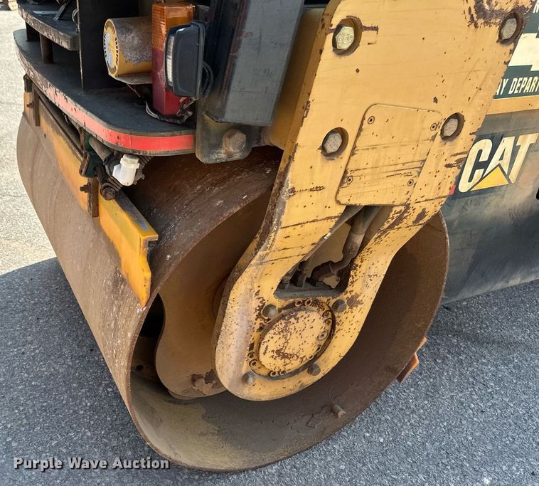 image for item EB2645 2000 Caterpillar CB334D double drum roller
