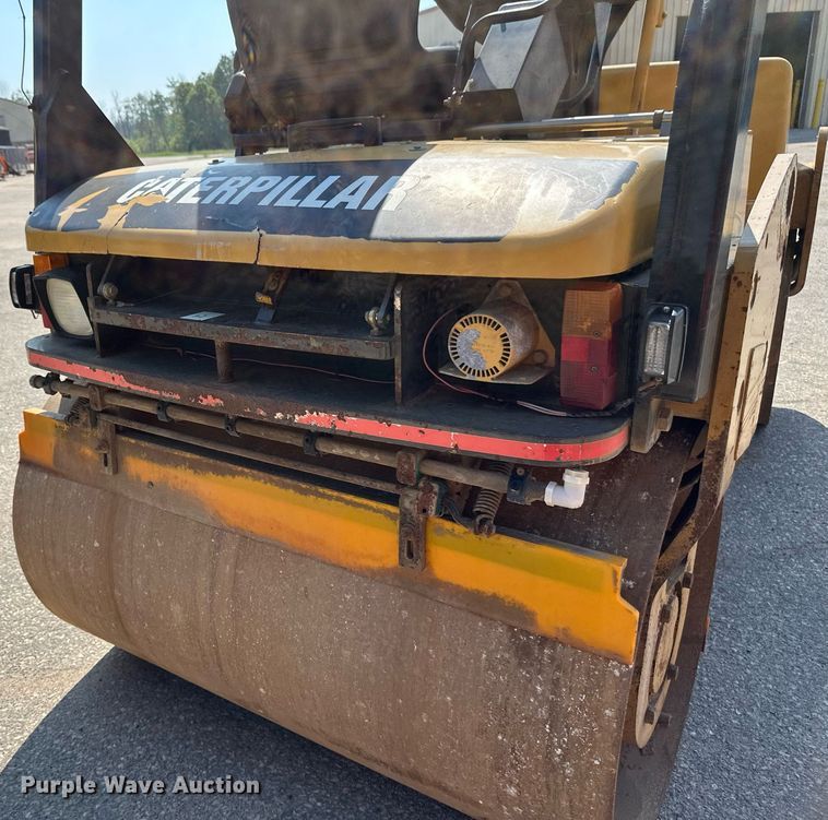 image for item EB2645 2000 Caterpillar CB334D double drum roller