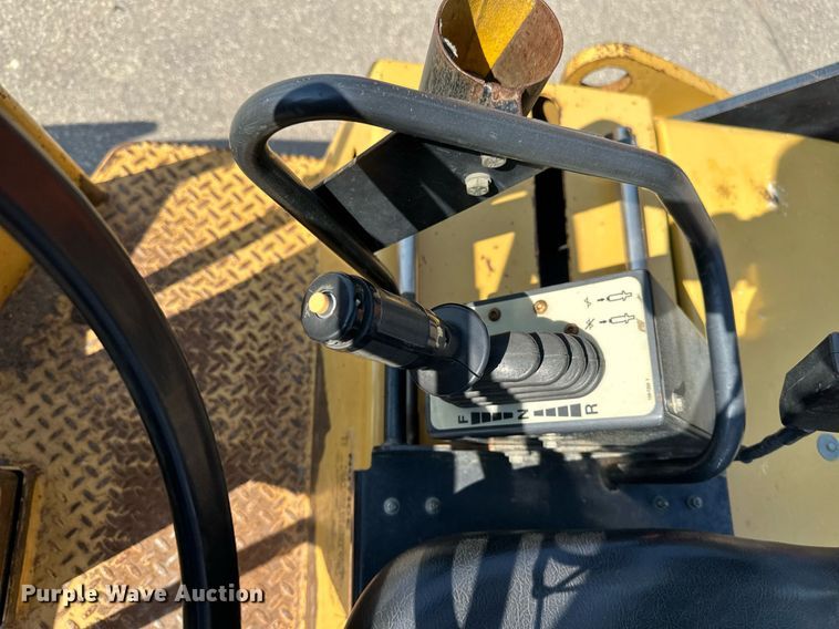 image for item EB2645 2000 Caterpillar CB334D double drum roller