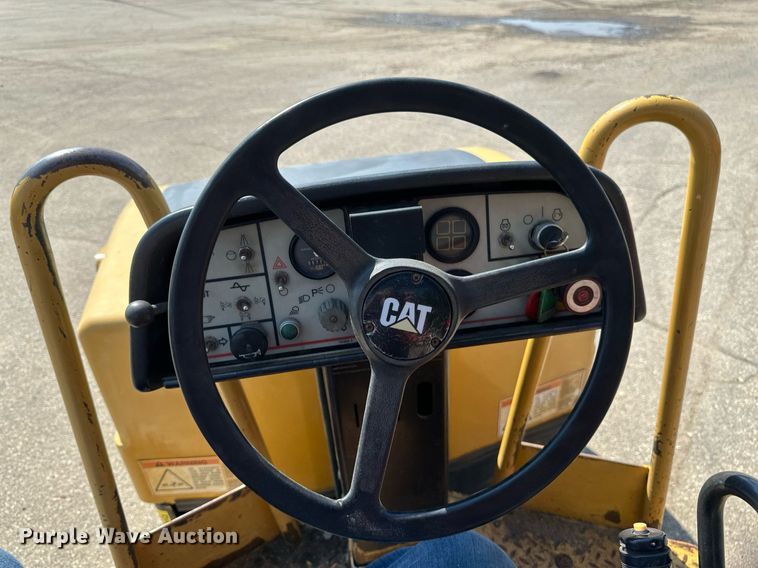 image for item EB2645 2000 Caterpillar CB334D double drum roller