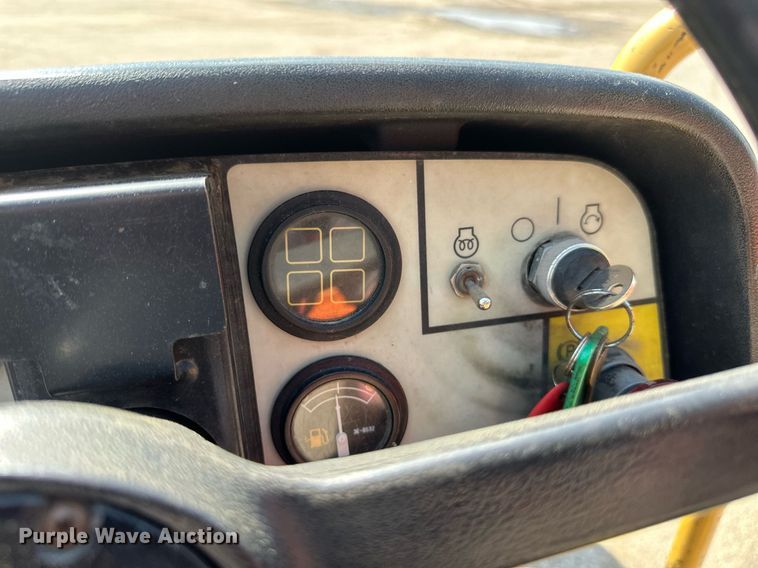 image for item EB2645 2000 Caterpillar CB334D double drum roller