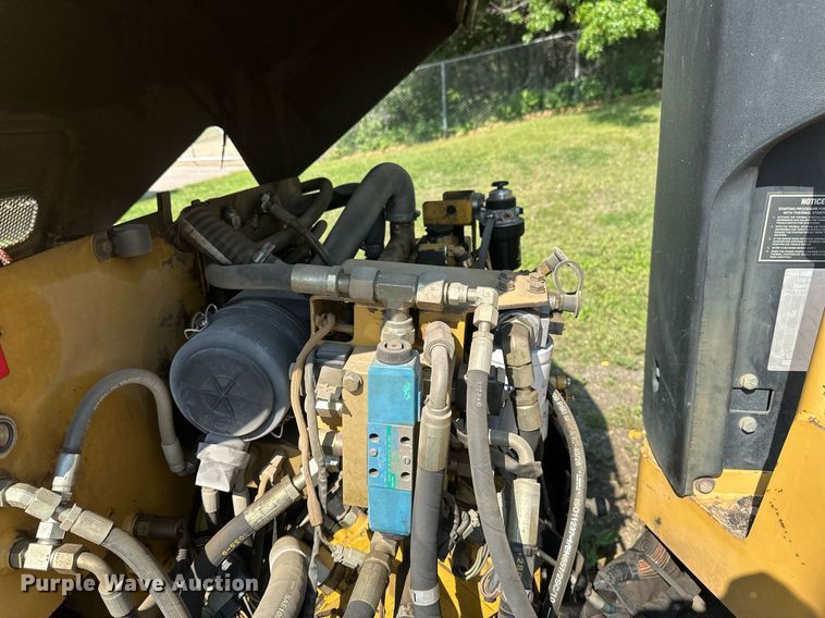 image for item EB2645 2000 Caterpillar CB334D double drum roller