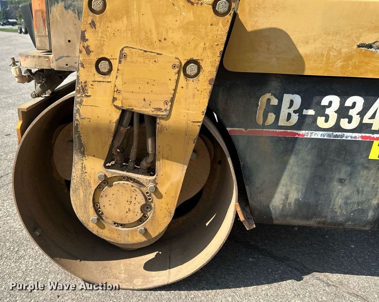 image for item EB2645 2000 Caterpillar CB334D double drum roller